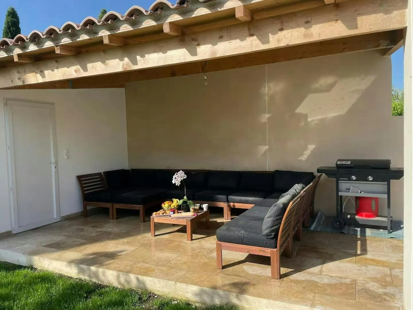 Casa-Celine Elegant Family Escape Private Pool Apartment L'Isle-sur-la-Sorgue