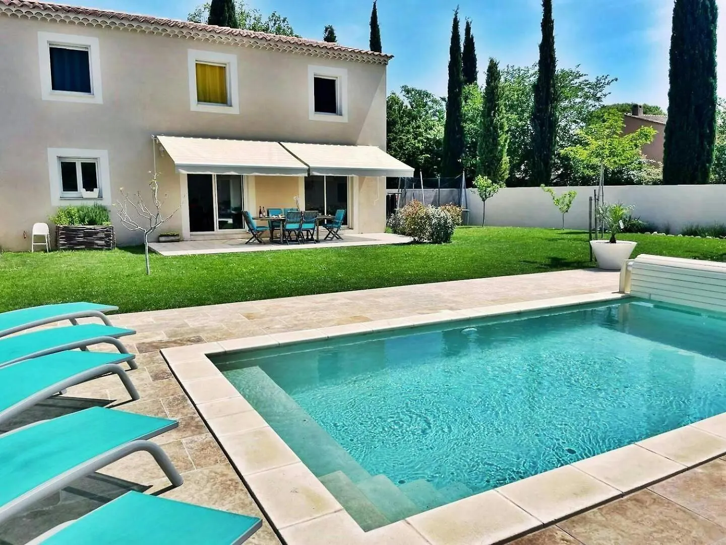 Casa-Celine Elegant Family Escape Private Pool Apartment L'Isle-sur-la-Sorgue