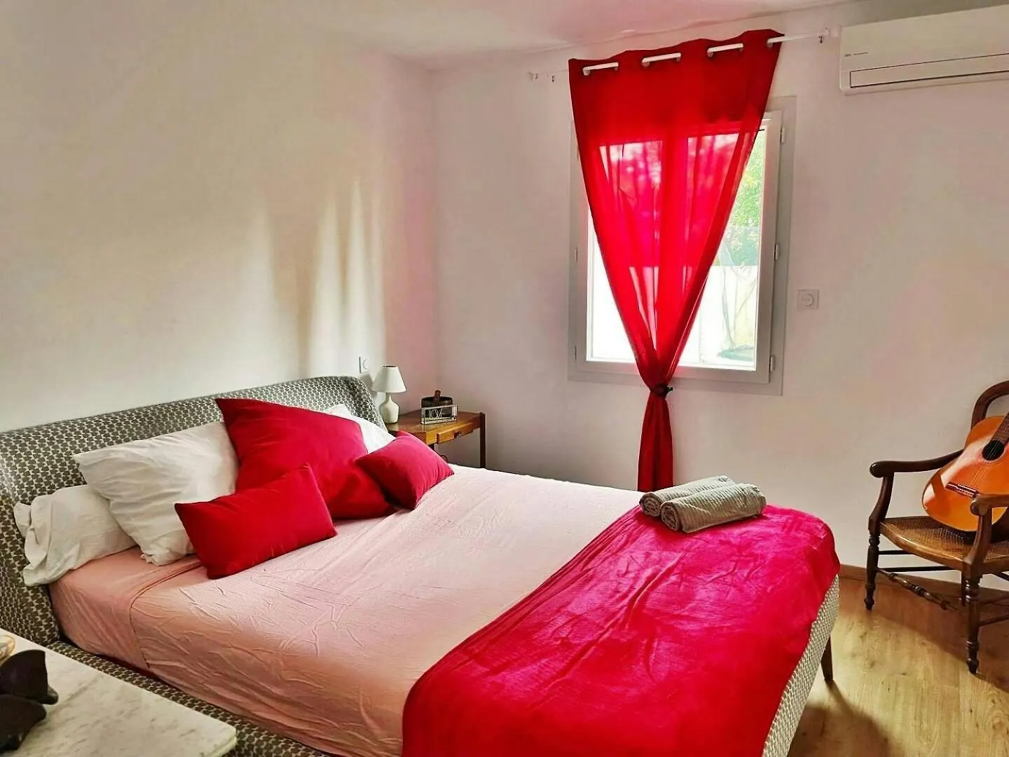 Casa-Celine Elegant Family Escape Private Pool Apartment L'Isle-sur-la-Sorgue